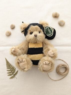 Retired Vintage Bearington Collection Limited Series Fuzzy Buzzy Bear